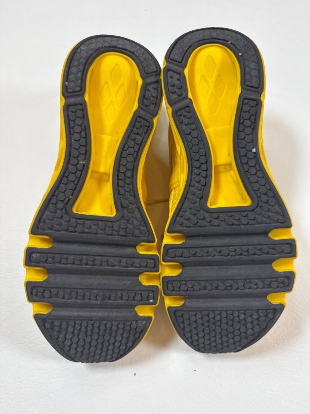 Just So Mens US 9 Lightweight Yellow Walking Sneakers With Strap Detail - Picture 3 of 8